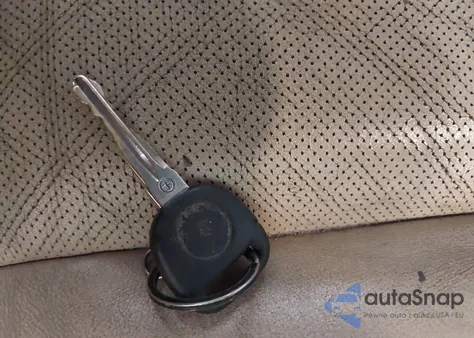 2007 Cadillac Escalade Standard z USA, uszkodzony, nr VIN 1GYEC63857R311070